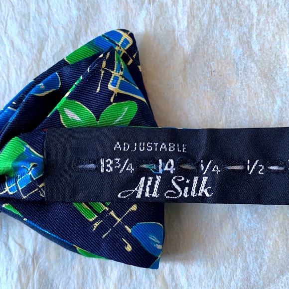 Floral silk Bow tie - Picture 5 of 6